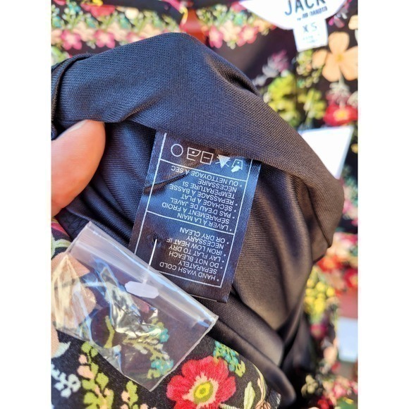 Host pick BB Dakota New Floral Drawstring Pockets  Bell Sleeves Shorts Jumper‎ - Picture 11 of 11